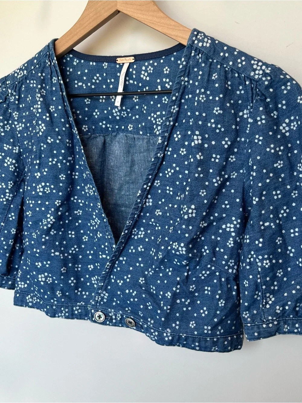 Free People Women's Wild Heart Blue & White Dot & Floral Printed Crop Top - 6